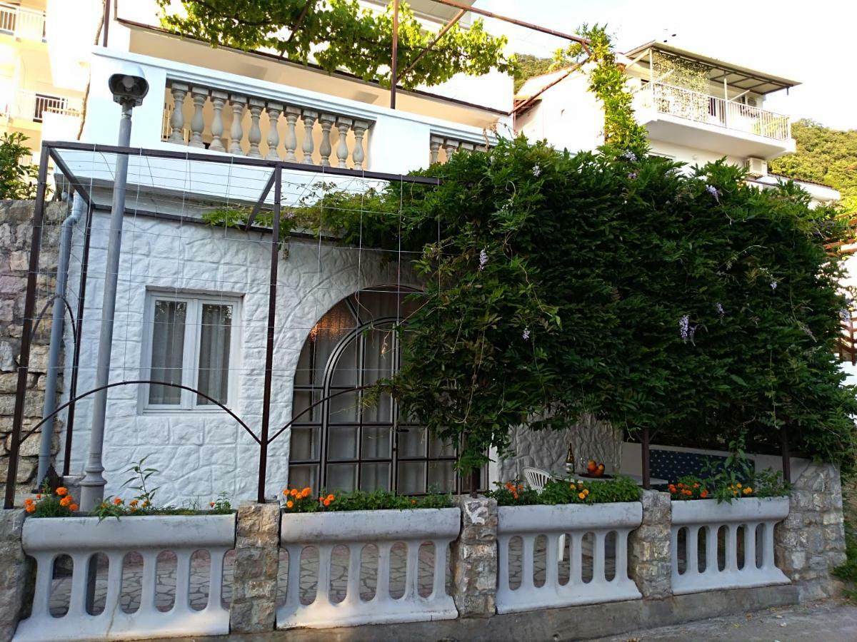 Apartmani Jovanovic Petrovac Kültér fotó