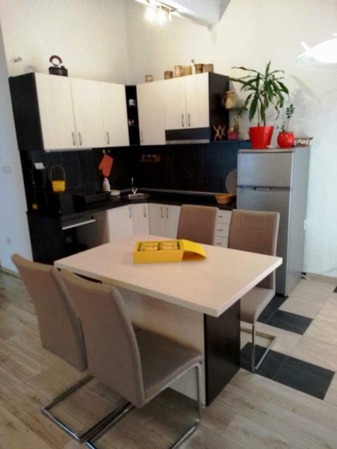 Apartmani Jovanovic Petrovac Kültér fotó