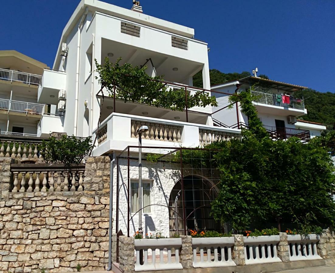 Apartmani Jovanovic Petrovac Kültér fotó